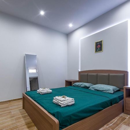 Renovated 2Bd House Close To Pireus Port Exterior foto